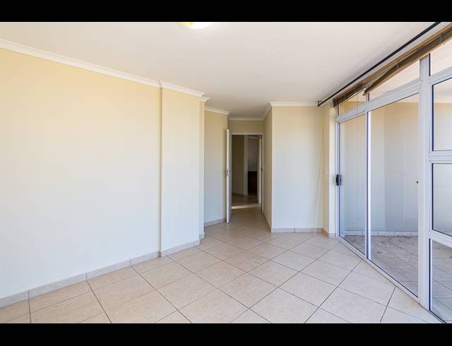 3 BEDROOM APARTMENT TO LET IN BEACHFRONT